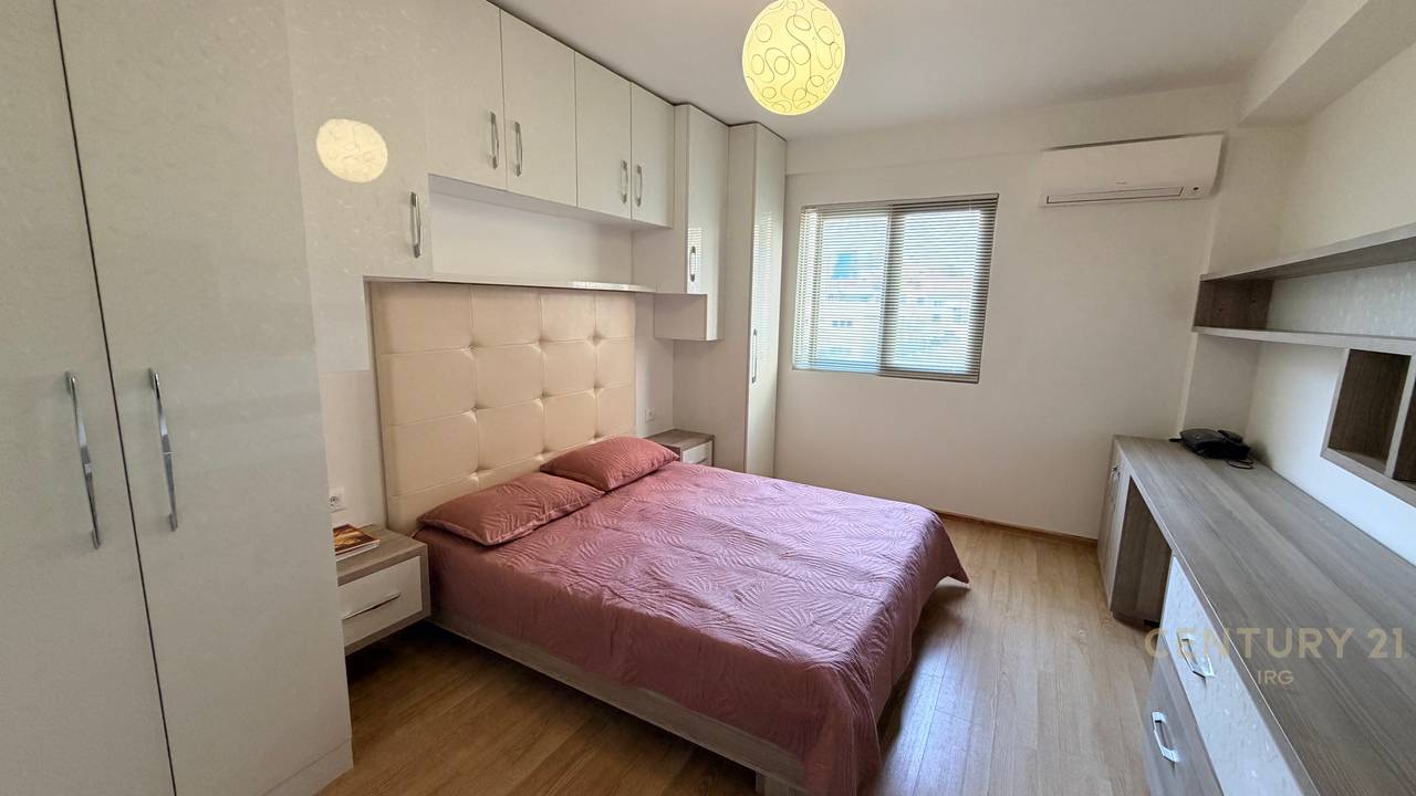 AFFITTASI 4+1+2 VICINO ALLA STRADA MINE PEZA!