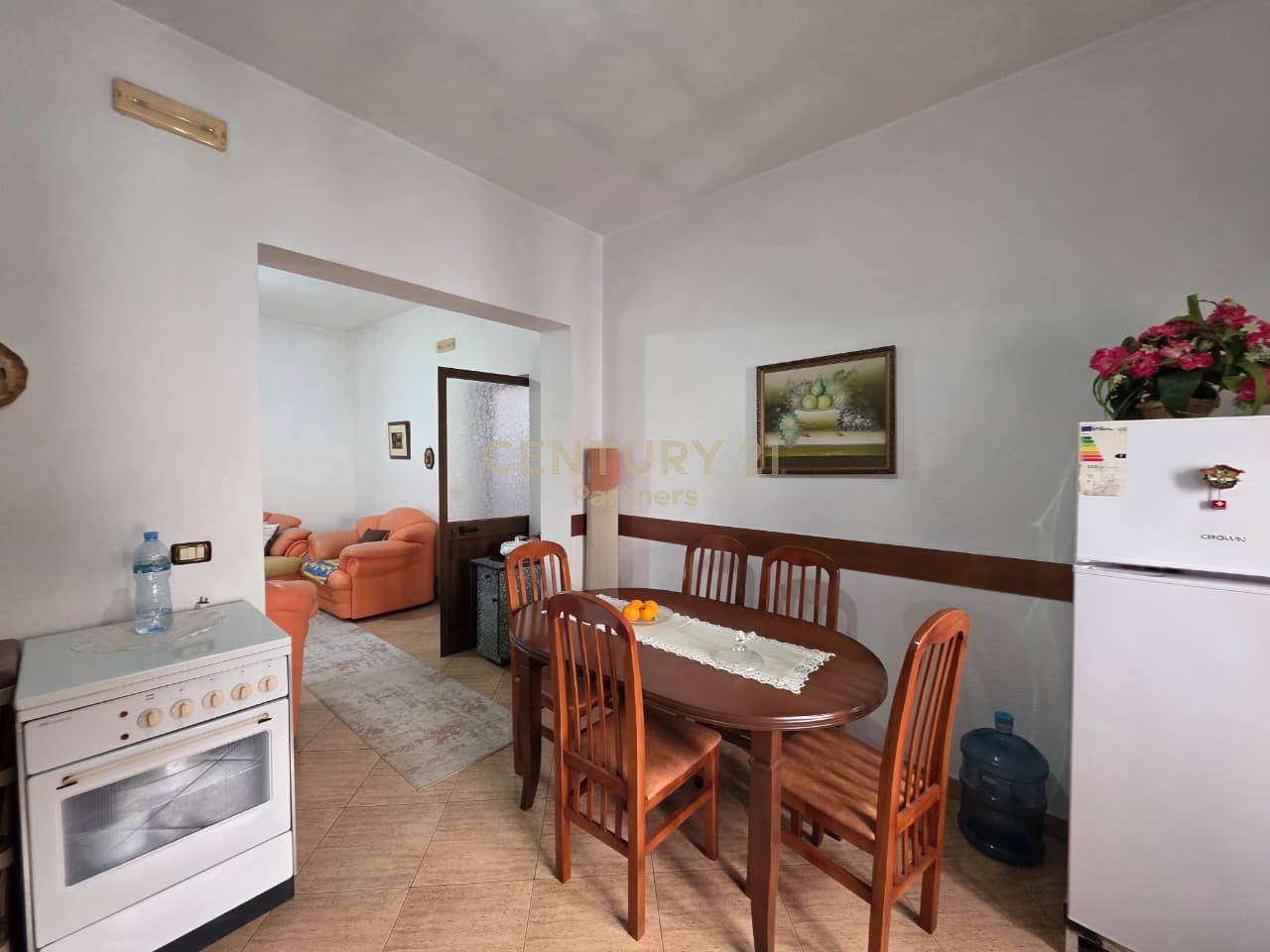 🏡 Shitet Vilë 3-Katëshe me Oborr – Zona Plazh (Hekurudha), Durrës