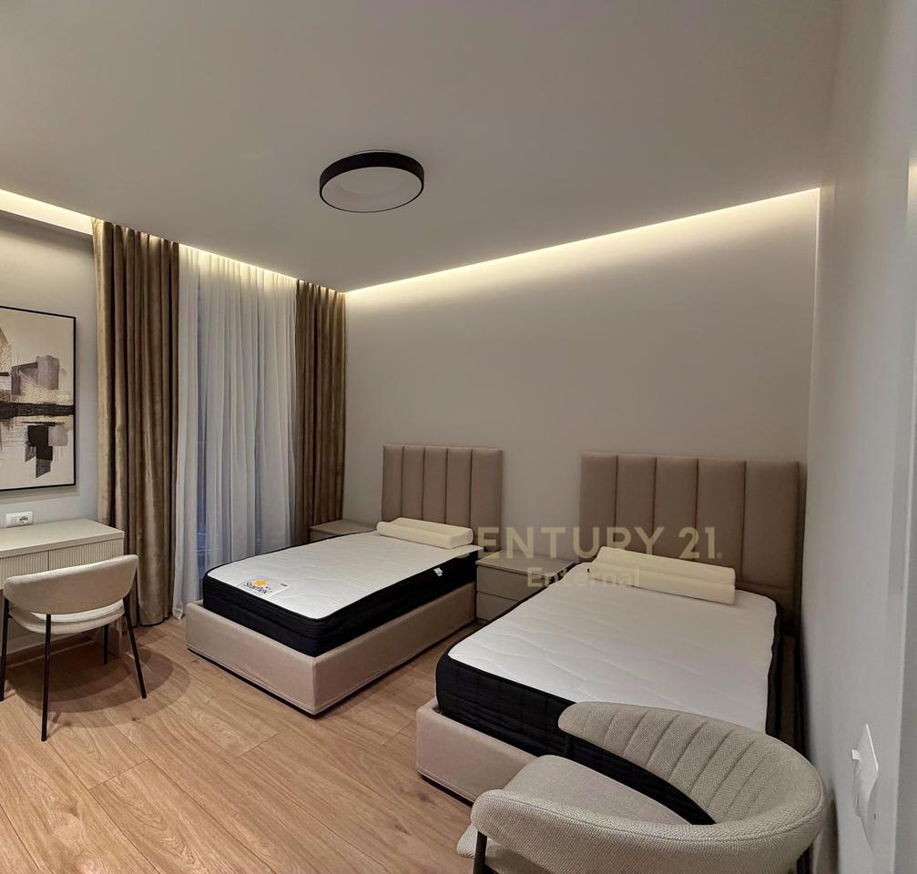 Apartament 2+1 Për Shitje te Rruga Mine Peza