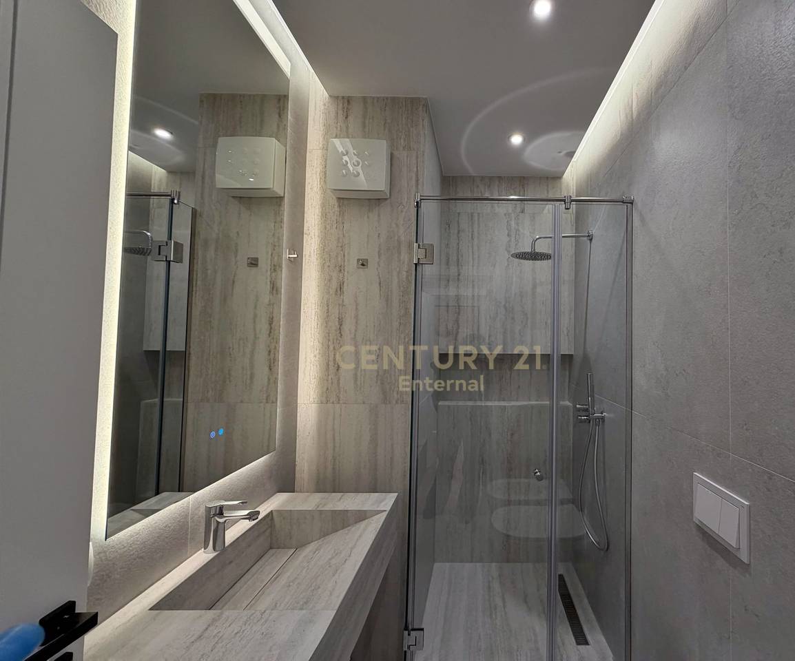 Apartament 2+1 Për Shitje te Rruga Mine Peza