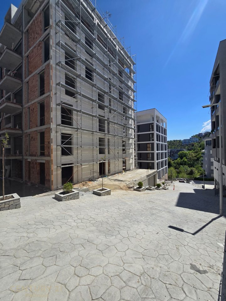 Apartament 2+1 Për Shitje në Kopshti Botanik Zoologjik, Tiranë