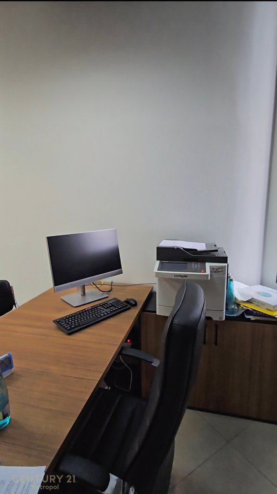 Office for rent at the Twin Towers!