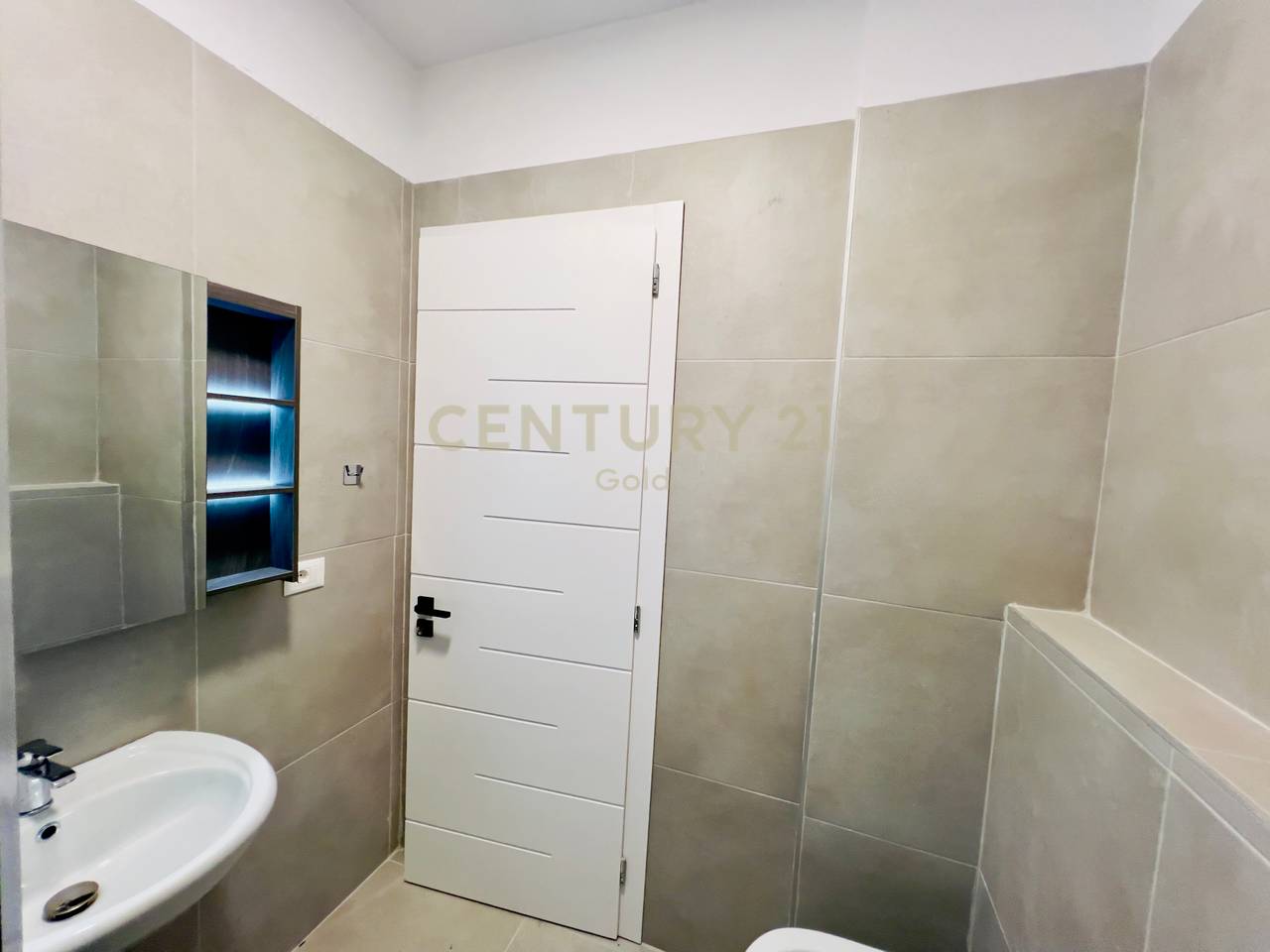 Apartament 2+1+2+1 Post Parking tek Arlsi Farmacia 10