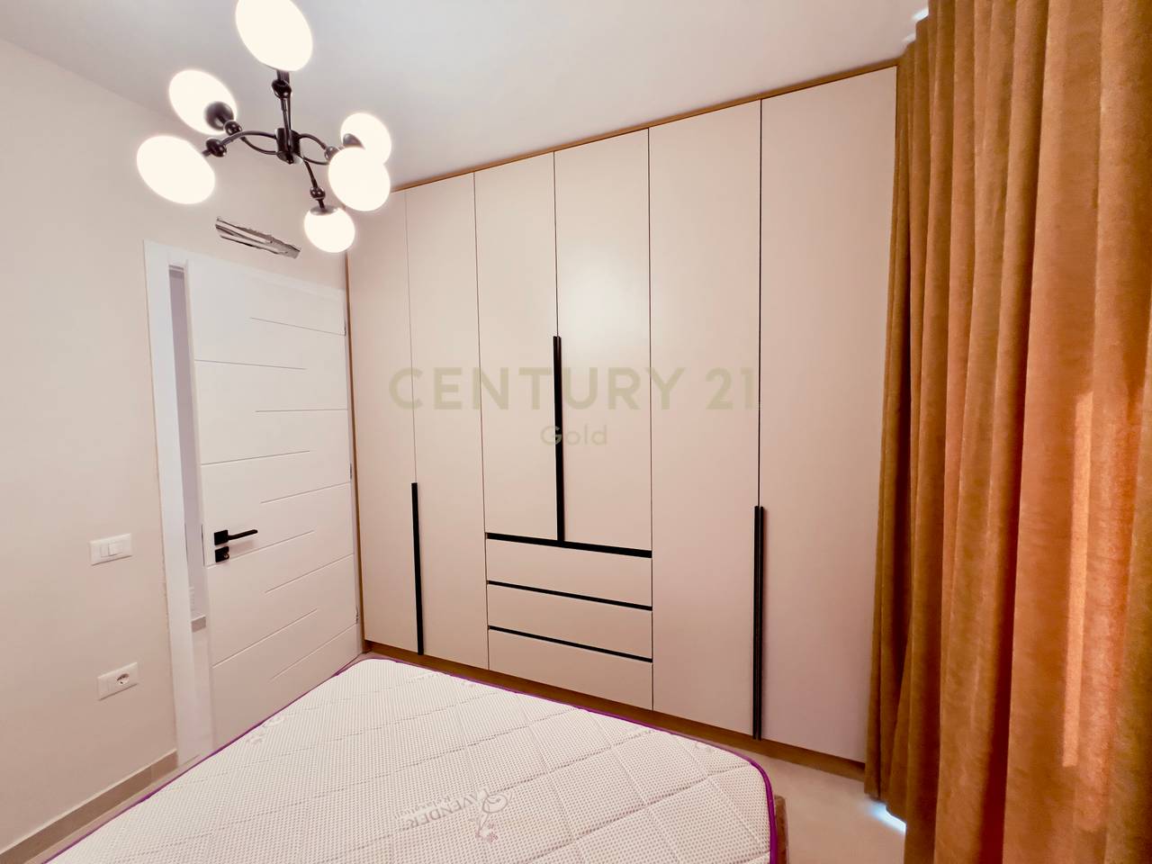 Apartament 2+1+2+1 Post Parking tek Arlsi Farmacia 10