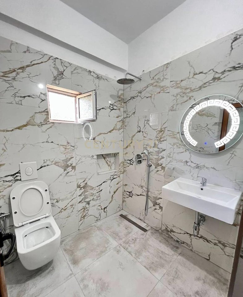 HOTEL NE SHITJE NE KSAIL!!