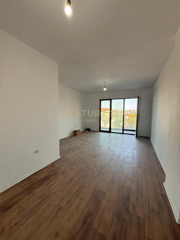 APPARTAMENTO IN AFFITTO 2+1+POSTO AUTO PER UFFICI NEL COMPLESSO FIORI DI BOSKO!