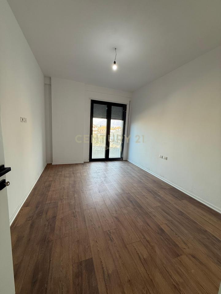 APPARTAMENTO IN AFFITTO 2+1+POSTO AUTO PER UFFICI NEL COMPLESSO FIORI DI BOSKO!