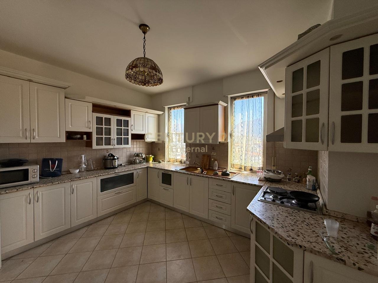 Apartament per Qera 2+1+2 Rruga e Barrikadave