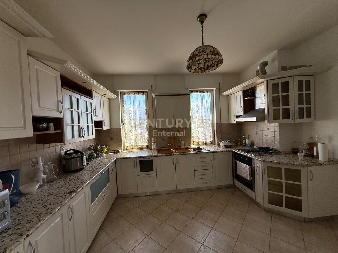 Apartament per Qera 2+1+2 Rruga e Barrikadave