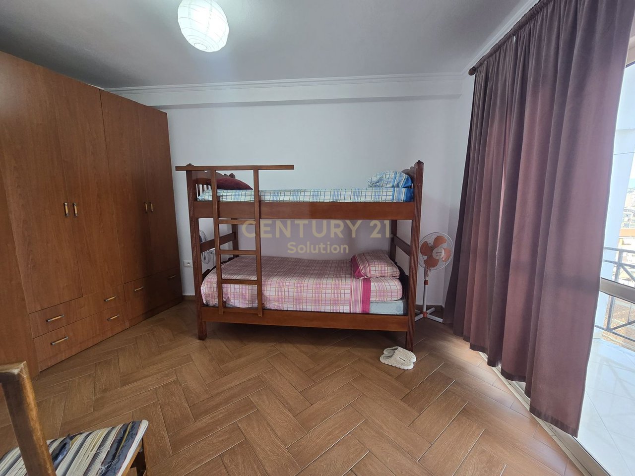 JEPET ME QIRA APARTAMENT 2+1  PRANE GJIMANZIT SAMI FRASHERI!