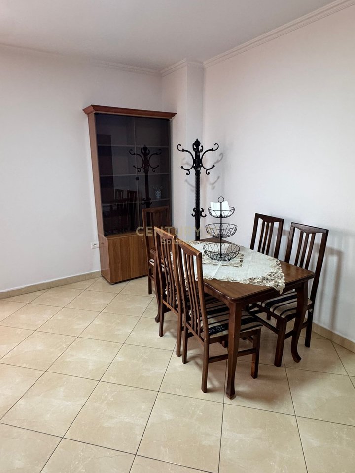 JEPET ME QIRA APARTAMENT 2+1  PRANE GJIMANZIT SAMI FRASHERI!