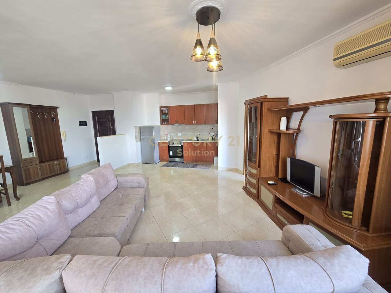 JEPET ME QIRA APARTAMENT 2+1  PRANE GJIMANZIT SAMI FRASHERI!