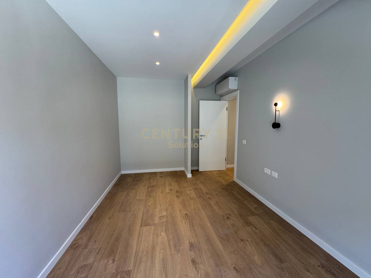 APPARTAMENTO IN AFFITTO 2+1+2 POSTI AUTO A KODRA E DIELLIT 2 RESIDENCE!