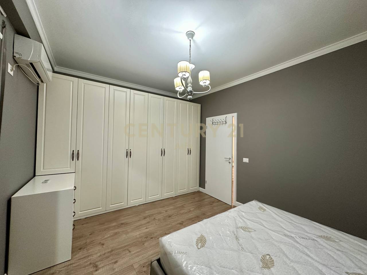 QIRA, APARTMENT 3+1+2 with PARKING SPACE, BOTANICAL GARDEN‼️