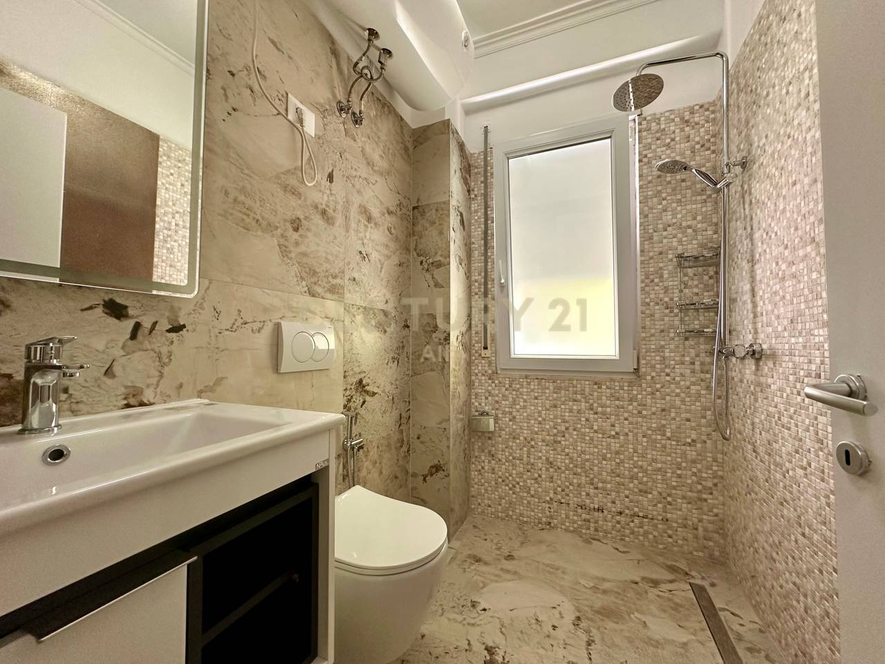 QIRA, APARTMENT 3+1+2 with PARKING SPACE, BOTANICAL GARDEN‼️