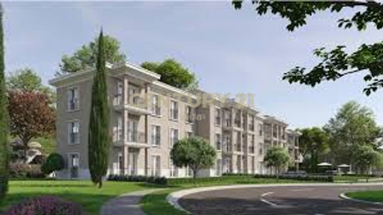 Shitet apartament 2+1+2 tek Rolling Hills Liqeni