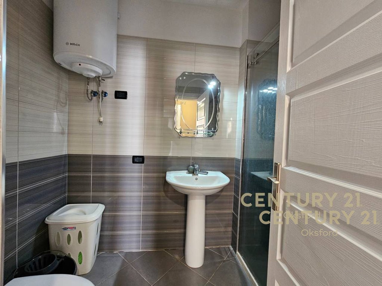 SHESIM DY APARTAMENTE 2+1+2 dhe 1+1 NE SHENGJIN 100 METRA LARG DETIT !