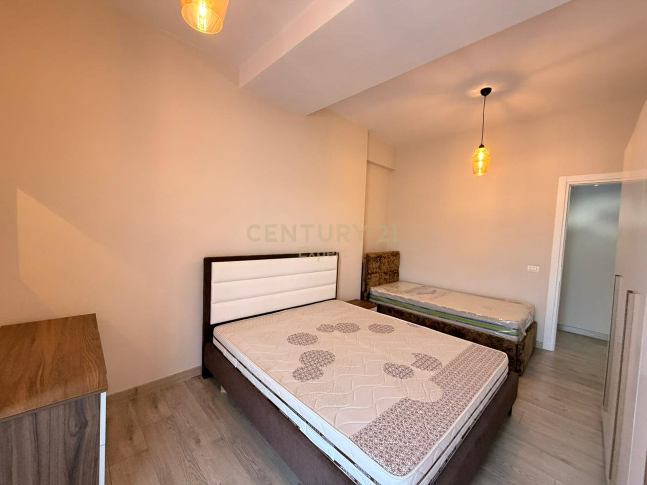 Japim me qira apartament 1+1 prane Brrylit!