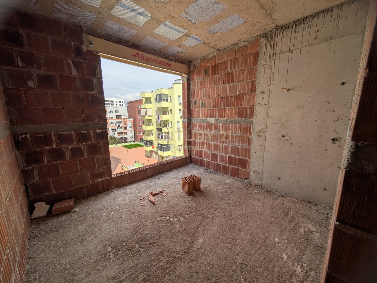 APARTAMENT 2+1+2 PER SHITJE NE RRUGEN JORDAN MISJA TIRANE