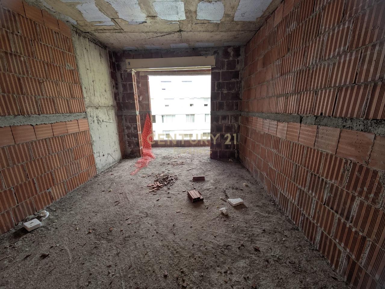 APARTAMENT 2+1+2 PER SHITJE NE RRUGEN JORDAN MISJA TIRANE