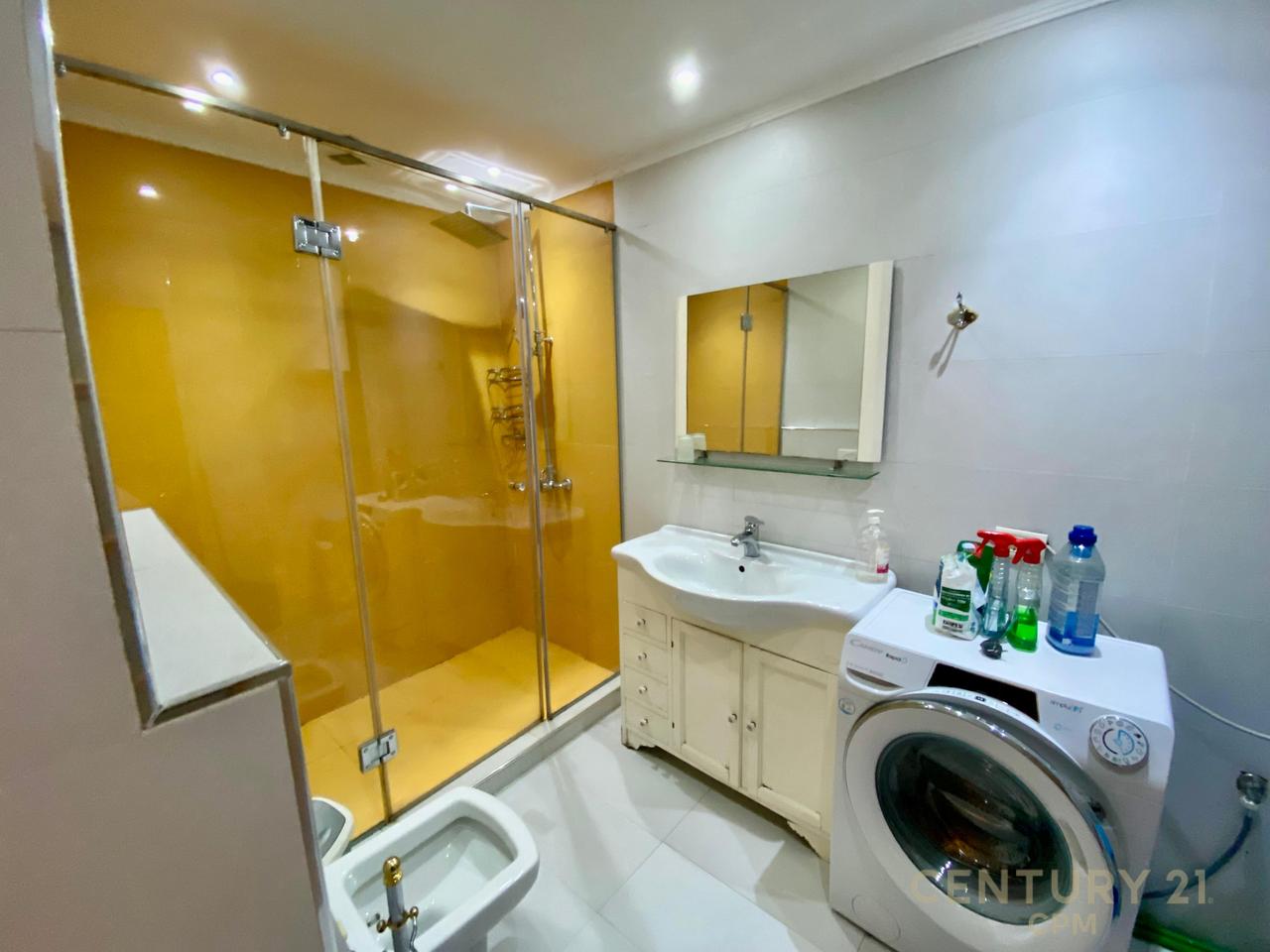 COMUNE DI LULISHTJA DI PARIGI VENDITA APPARTAMENTO 3+1+2 + RIPOSTIGLIO