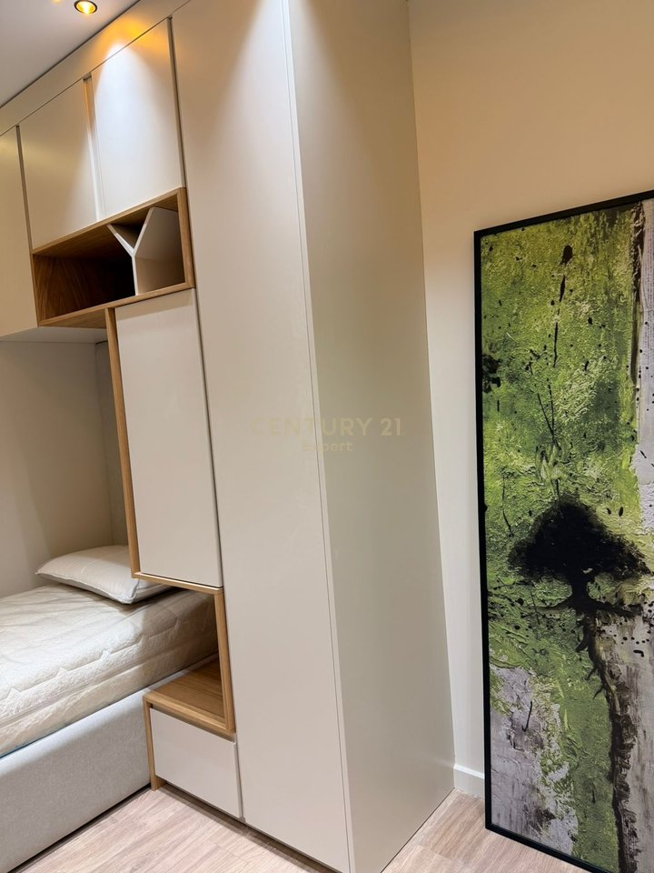 Appartamento 2+1+2+PP in affitto al Golden Tower, via Mine Peza, Tirana