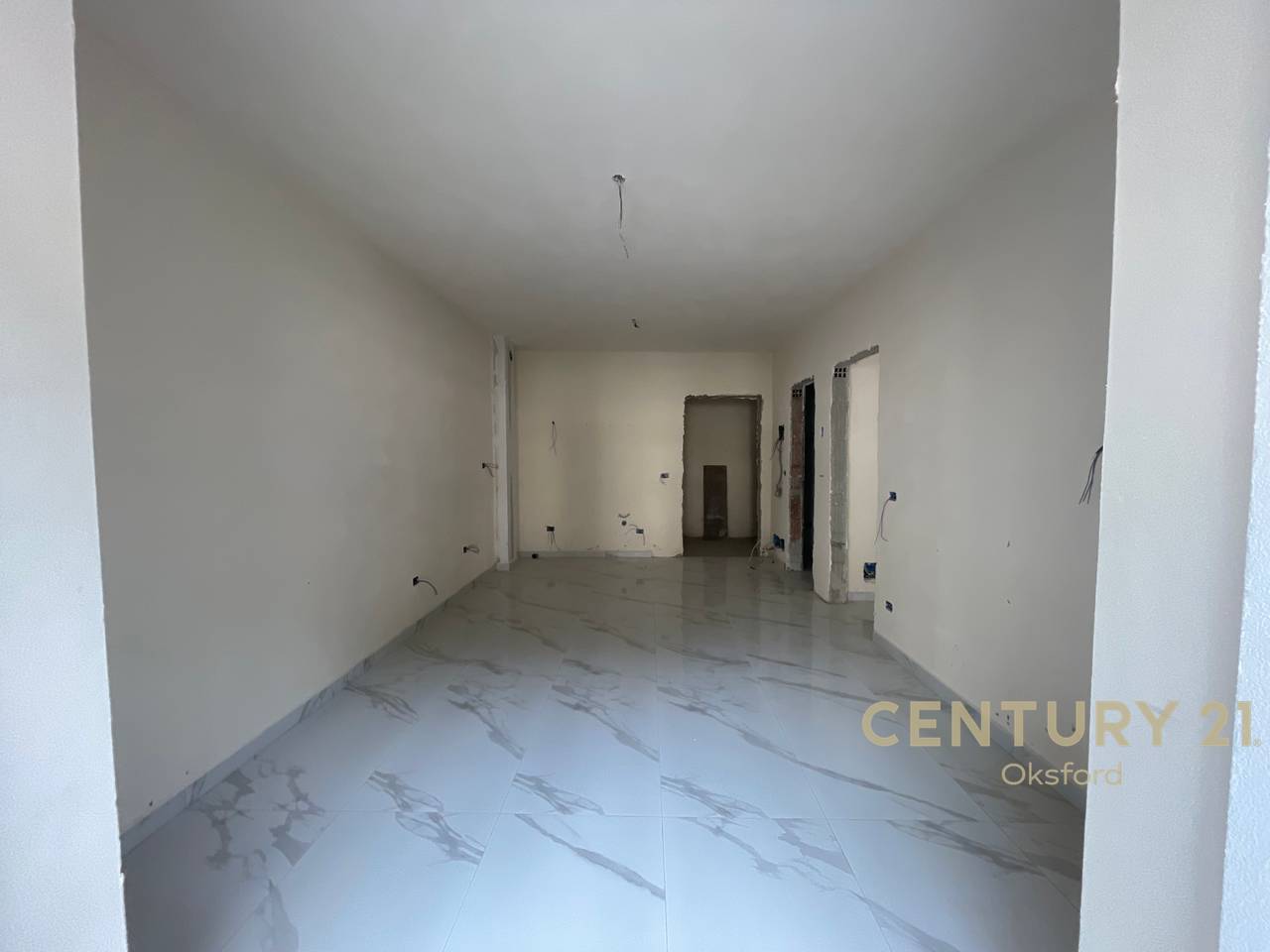 1+1 Apartament për Shitje në Golem!!