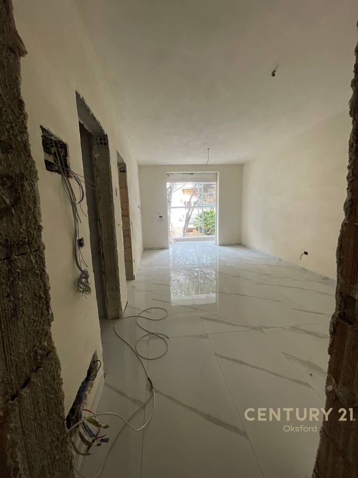 1+1 Apartament për Shitje në Golem!!