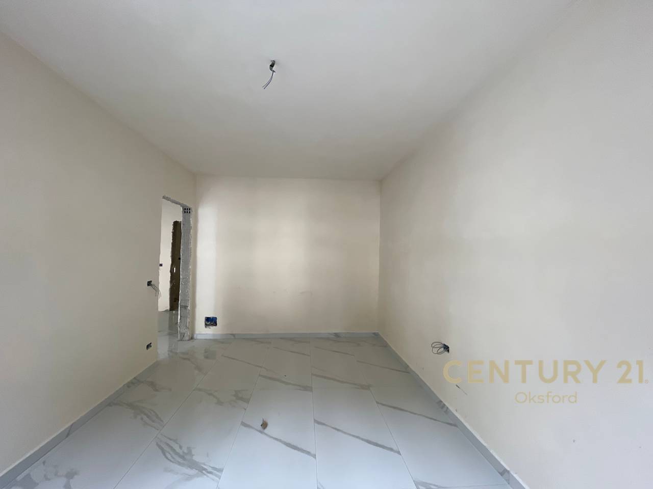 1+1 Apartament për Shitje në Golem!!