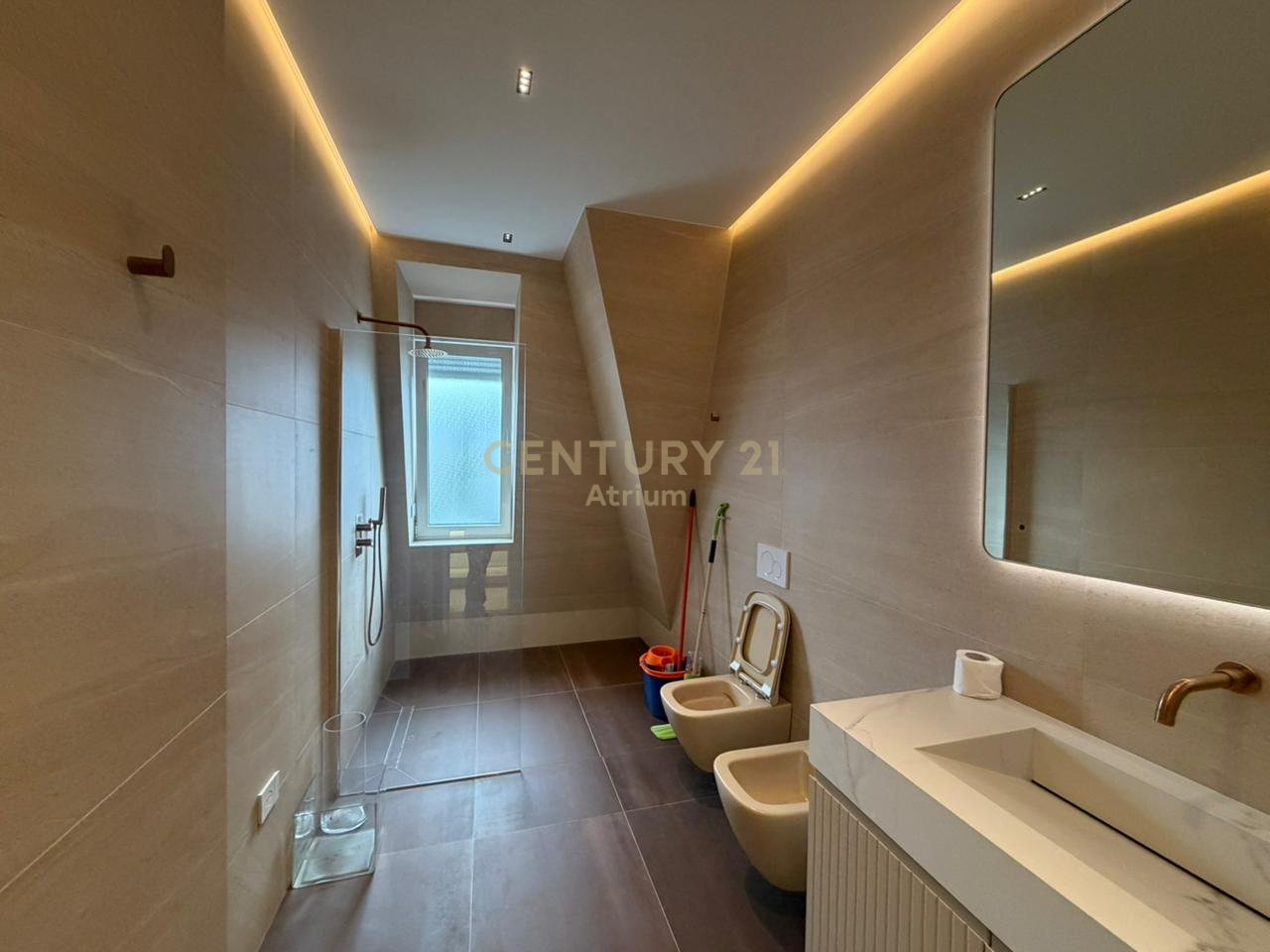 Jepet me qira apartamenti 2+1+2  tek "Joy Residence"!