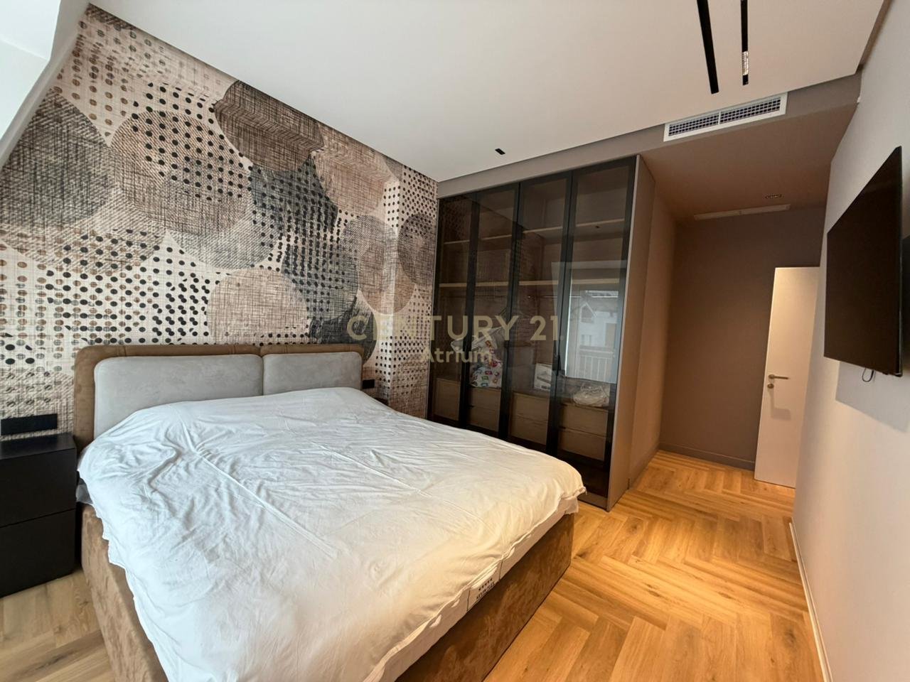 Jepet me qira apartamenti 2+1+2  tek "Joy Residence"!