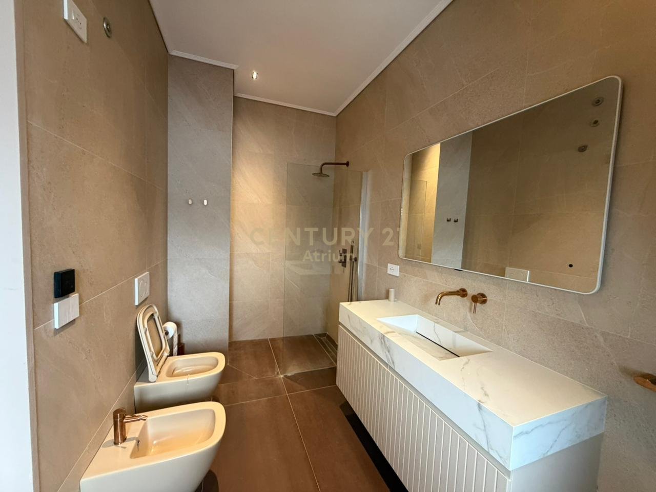 Jepet me qira apartamenti 2+1+2  tek "Joy Residence"!