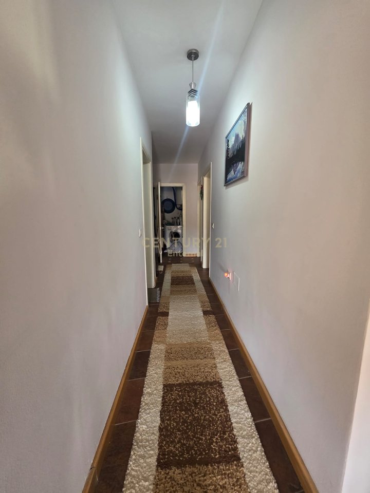 Appartamento 3+1+2 in vendita a Lapraka, complesso 'Gin Tash'