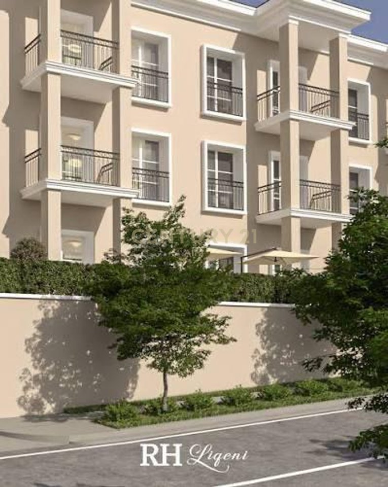 Apartment 2+1+2 with veranda for sale at Rolling Hills Lake