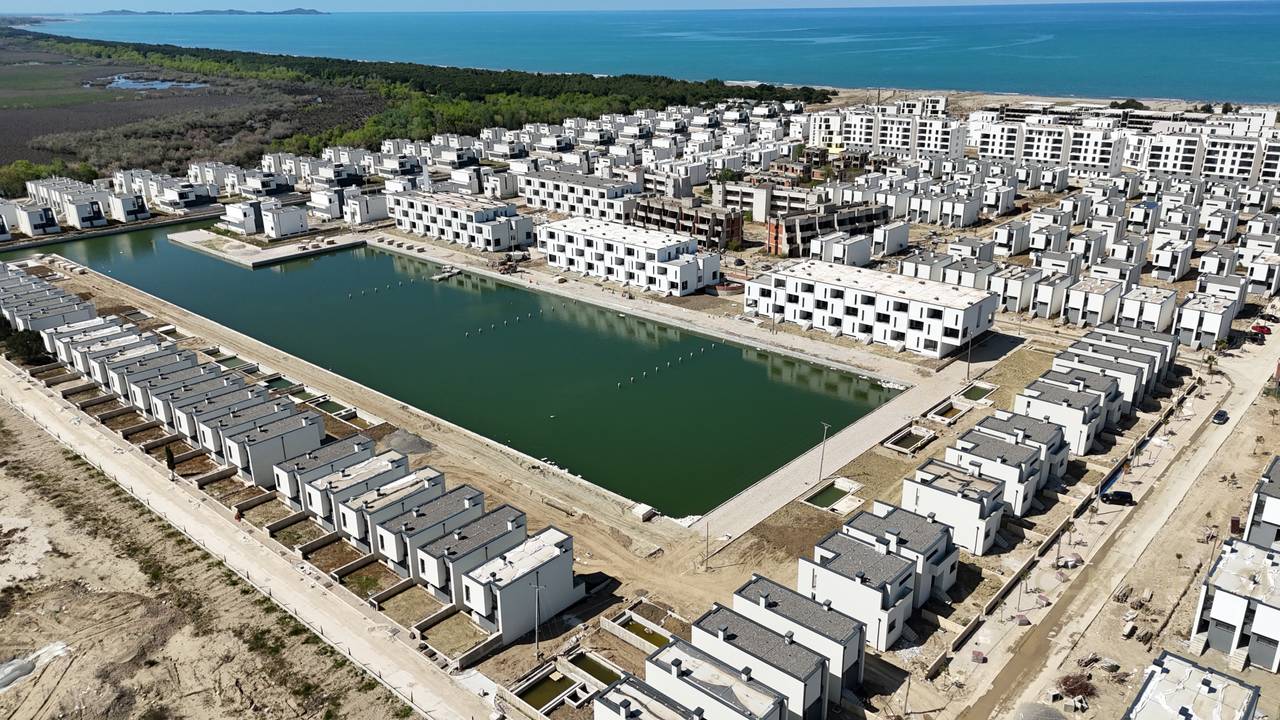 APARTMENT 2+1+2 WITH VIEW OF THE MARINA AT TURQUOISE MARINA!