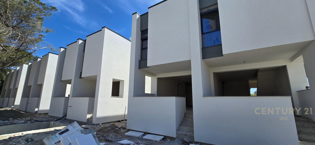 VILE TE TURQUOISE MARINA - GJIRI I LALEZIT!