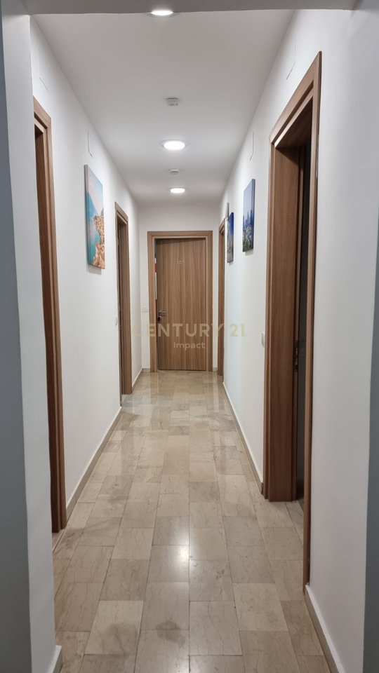 Shitet hotel me 15 dhoma në Kombinat, Tiranë - 1,500,000 €!