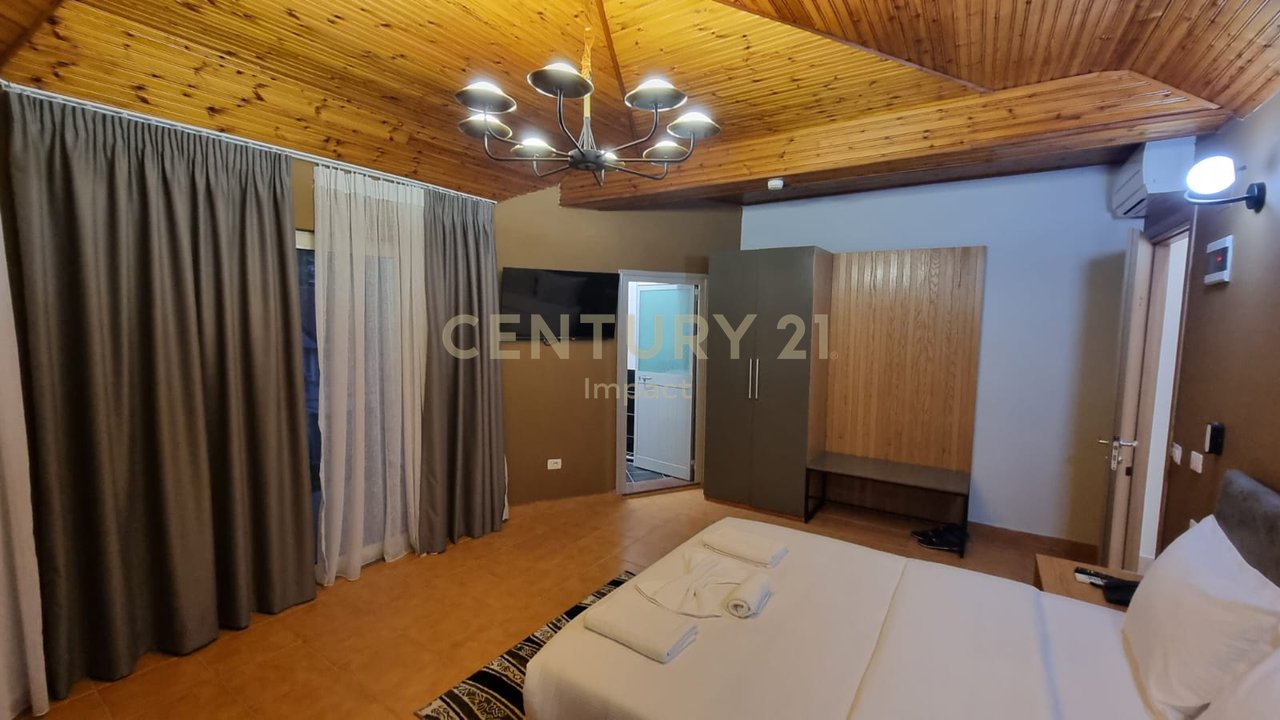 Shitet hotel me 15 dhoma në Kombinat, Tiranë - 1,500,000 €!