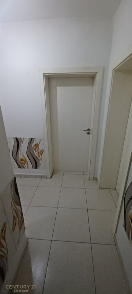 In affitto 3+1+2 a Xhamllik
