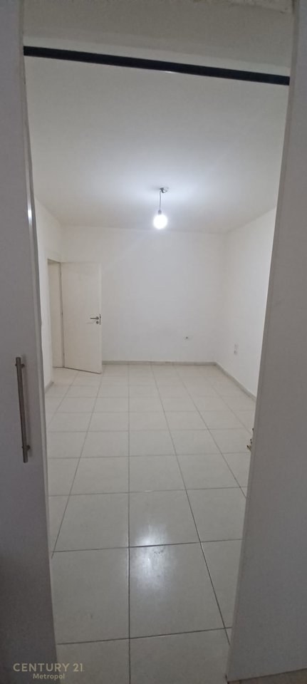 In affitto 3+1+2 a Xhamllik