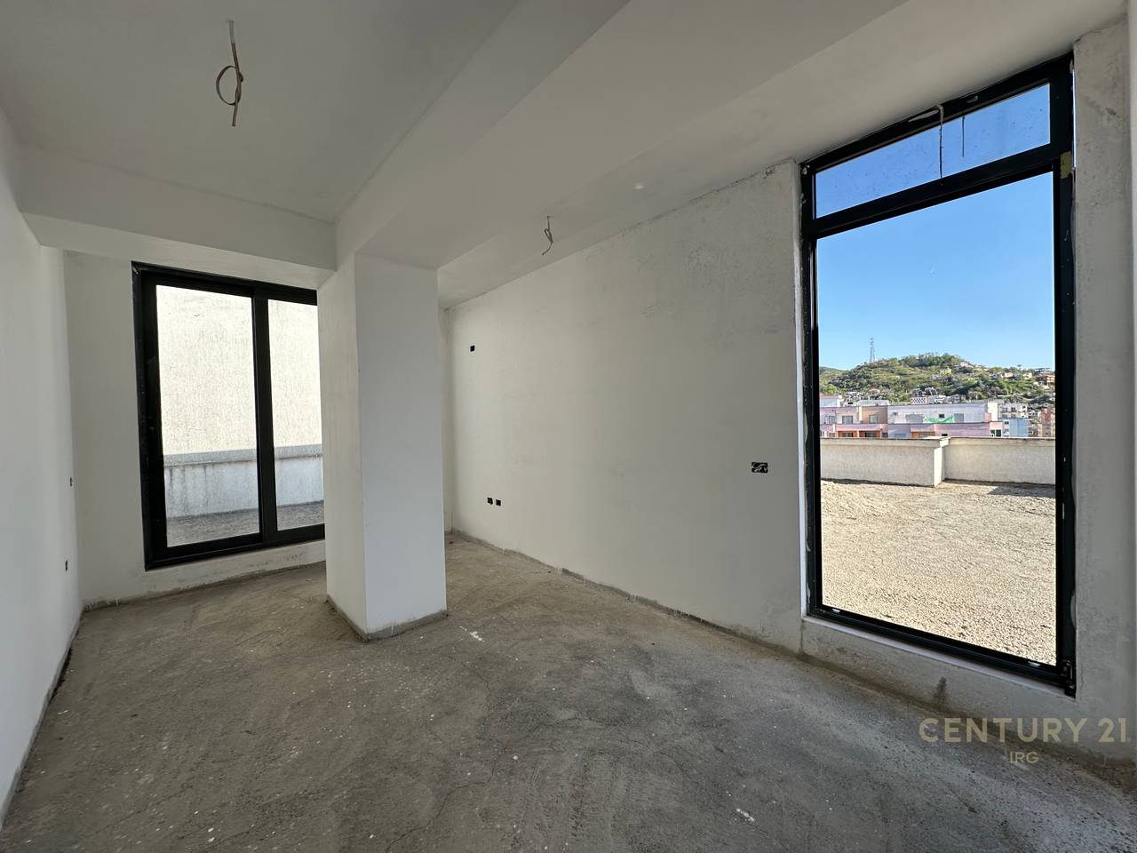 Attico in vendita con terrazza di 192 m2 a Yzberish!