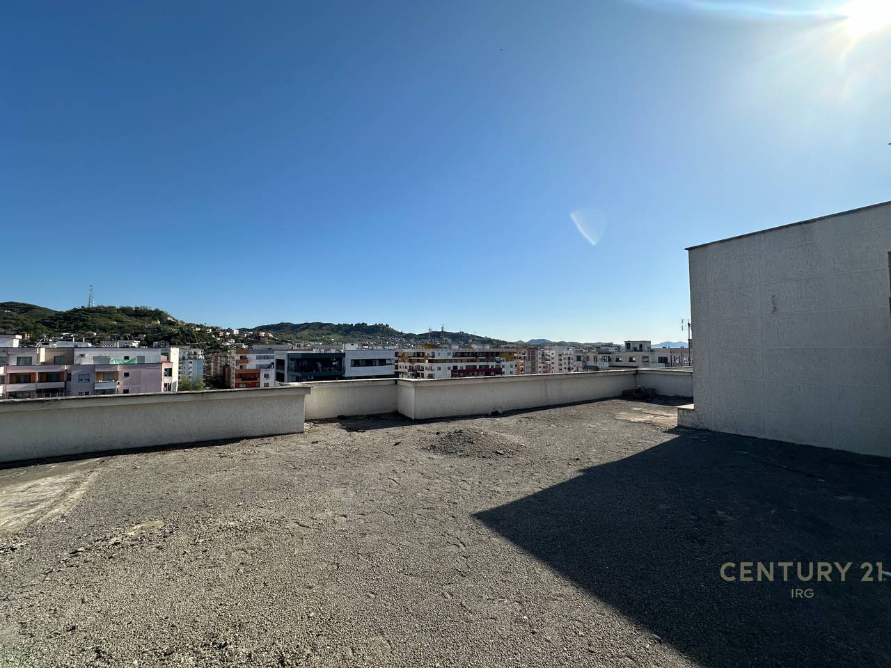 Attico in vendita con terrazza di 192 m2 a Yzberish!