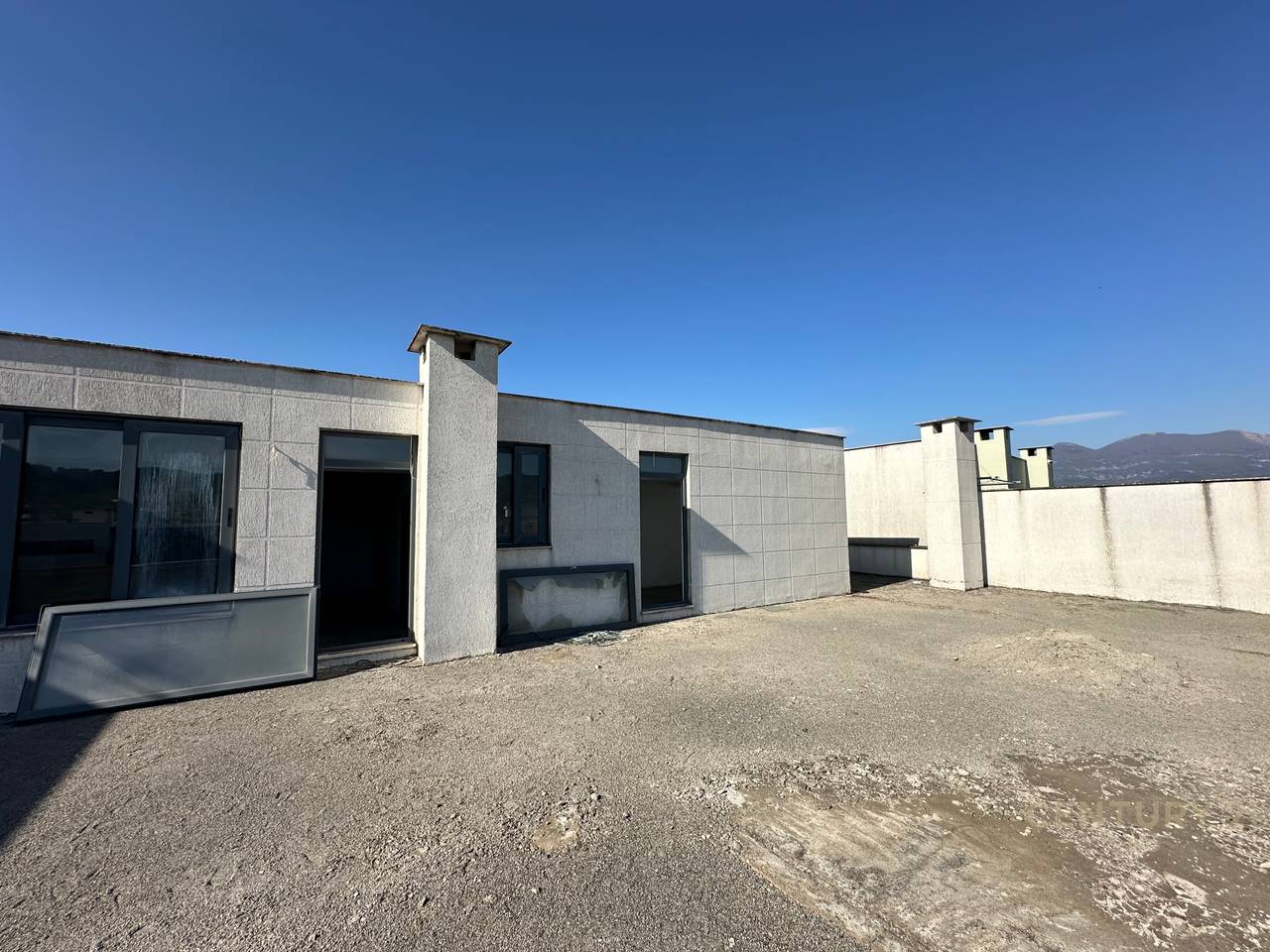 Attico in vendita con terrazza di 192 m2 a Yzberish!