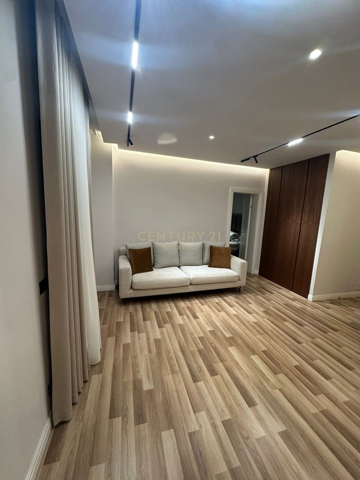 ATSH, Ministero della Giustizia - Appartamento 1+1 in Affitto Arredamento di Lusso + Parcheggio