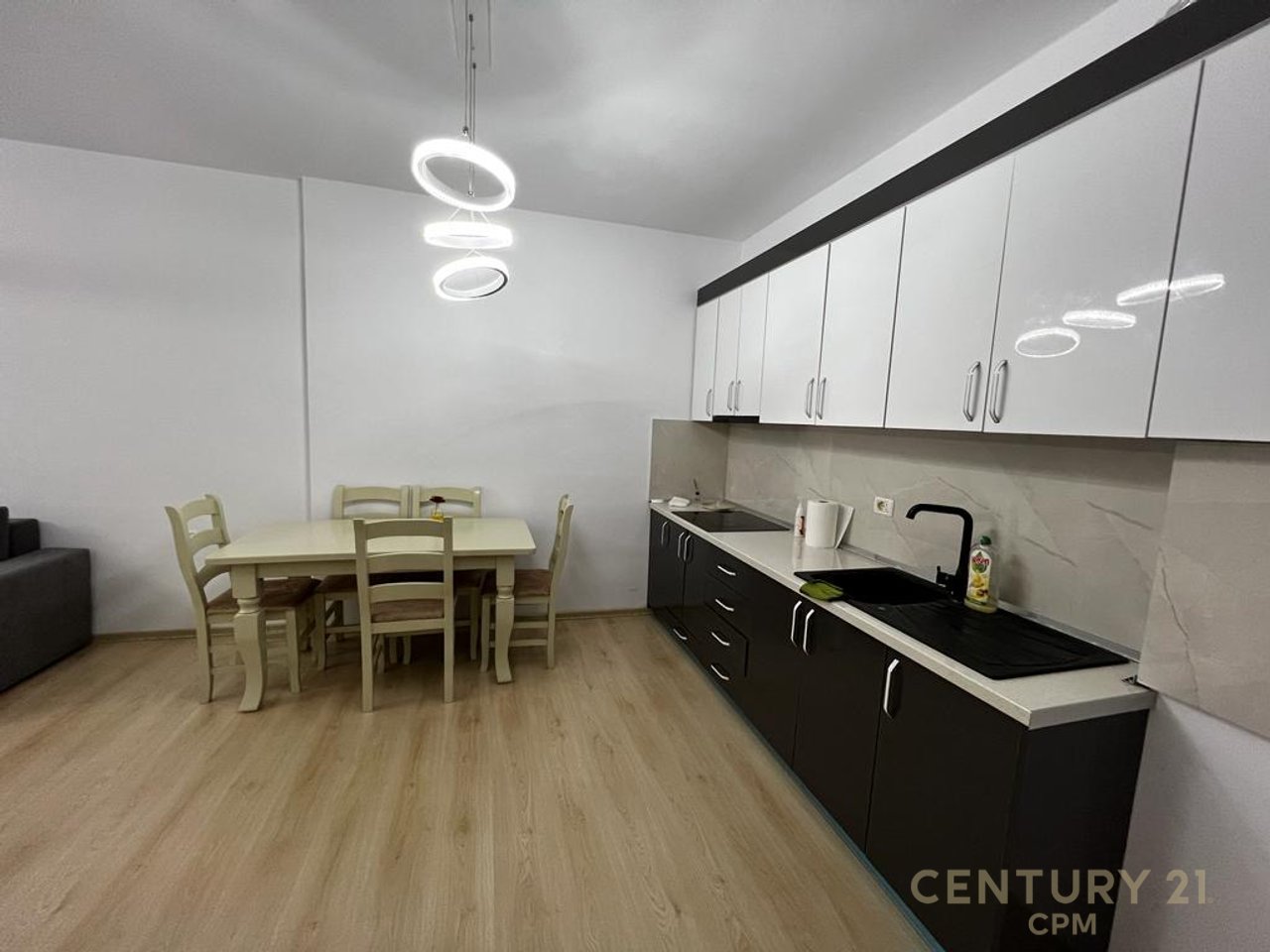 APPARTAMENTO 2+1+2 IN AFFITTO VICINO A USLUGA