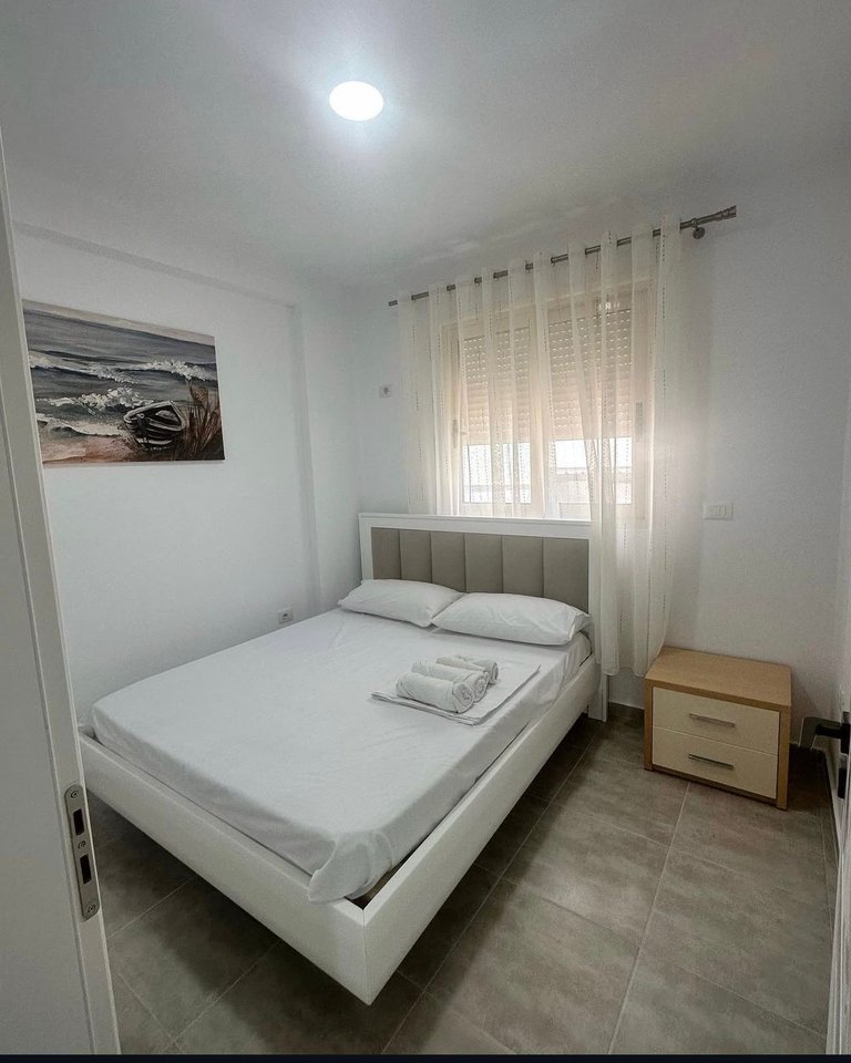 SHITET APARTAMENT ,ME PAMJE NE DET, 2+1+GARAZH  NE RRUGEN "DHIMITER KONOMI",!