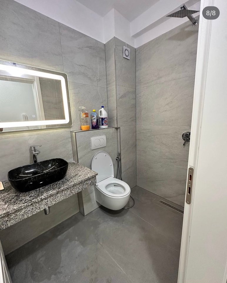 SHITET APARTAMENT ,ME PAMJE NE DET, 2+1+GARAZH  NE RRUGEN "DHIMITER KONOMI",!