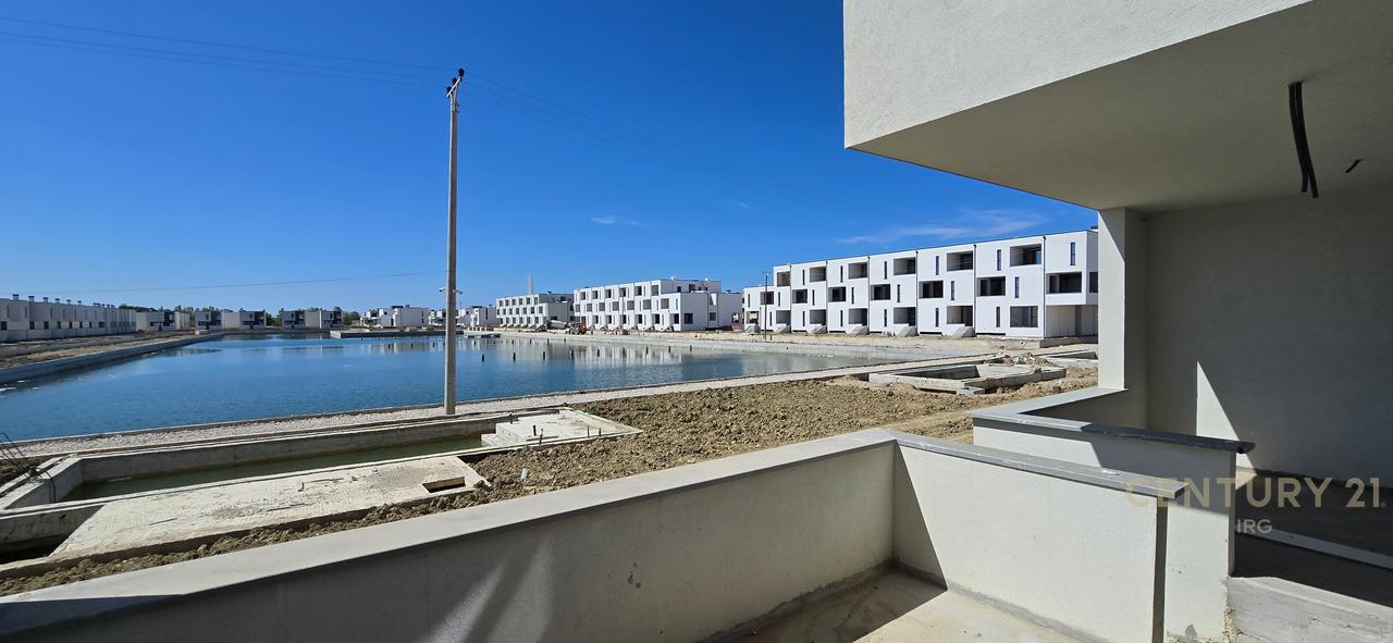 VILE 3-KATESHE ME PISHINE TE TURQUOISE MARINA, GJIRI I LALEZIT!
