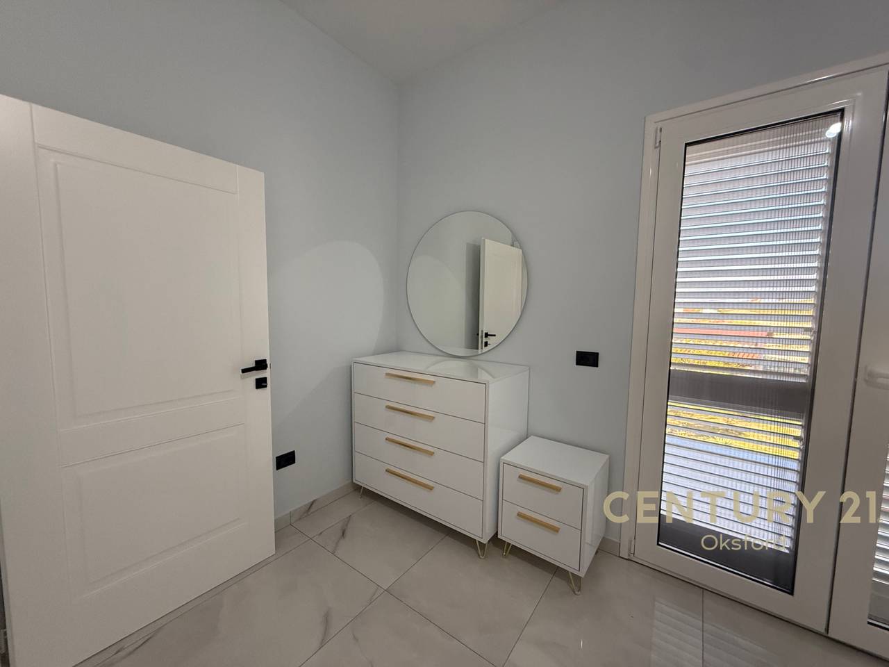 JAPIM ME QIRA VILE PRIVATE,PRANE CITY PARK!