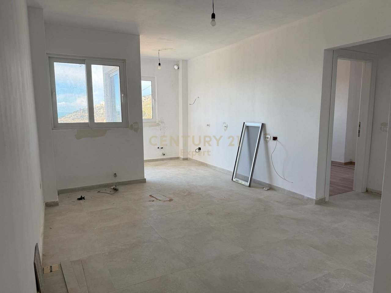 SARANDË, SHESIM APARTAMENT 2+1 NË PORTIN E LIMIONIT
